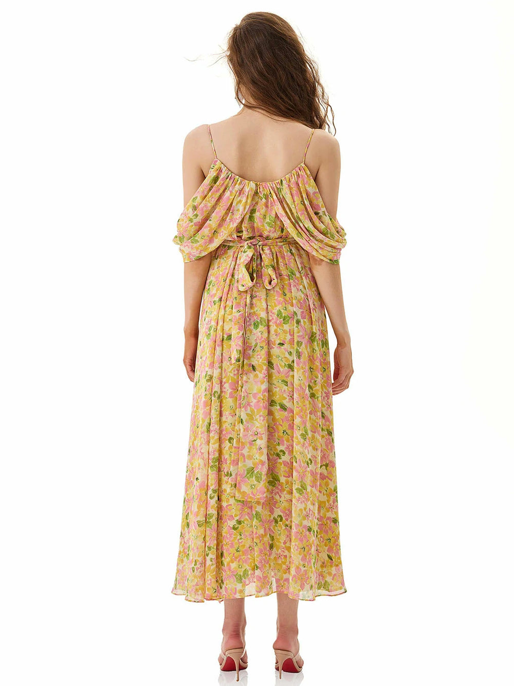 Model wearing Floral Off Shoulder Dress from MAJOR CRUSH（5）